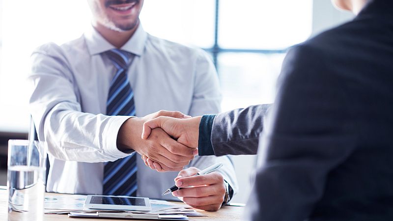 Más cerca - Reincorporarse al mundo laboral a partir de los 45 años