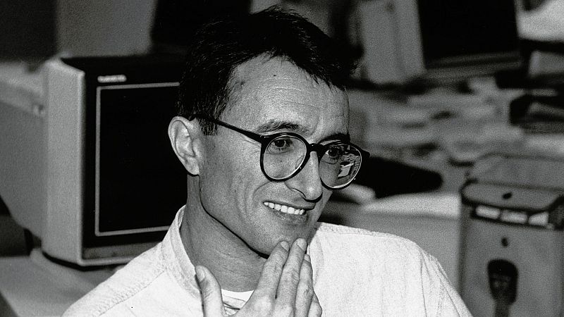 Joyas del Archivo Sonoro - Entrevista al periodista Arturo Pérez-Reverte sobre el Sahara - Escuchar ahora