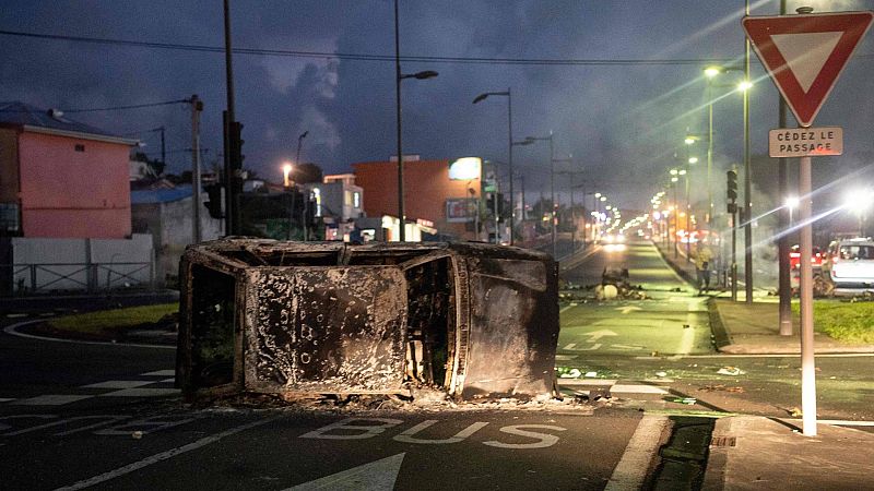 Cinco Continentes - Disturbios por las restricciones en Guadalupe y Martinica - Escuchar ahora