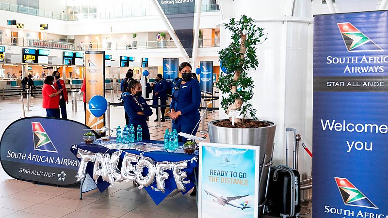 Cinco Continentes - La UE toma medidas contra la nueva cepa del covid-19 - Escuchar ahora