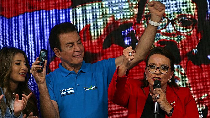 Cinco Continentes - Xiomara Castro se proclama vencedora de las presidenciales en Honduras - Escuchar ahora