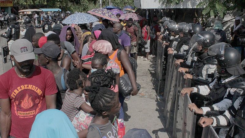 Cinco Continentes - Aumenta la cifra de desplazados internacionales en 2020 - Escuchar ahora