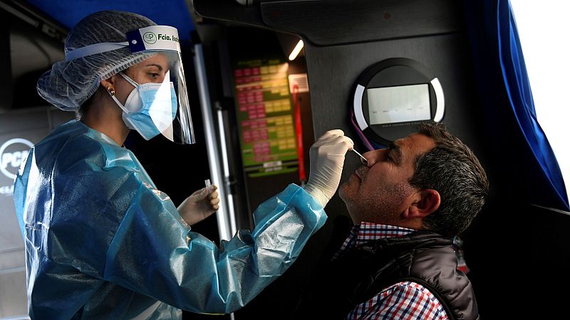 Las mañanas de RNE con Íñigo Alfonso - Cuarentena para contactos de ómicron, incluyendo vacunados - Escuchar ahora