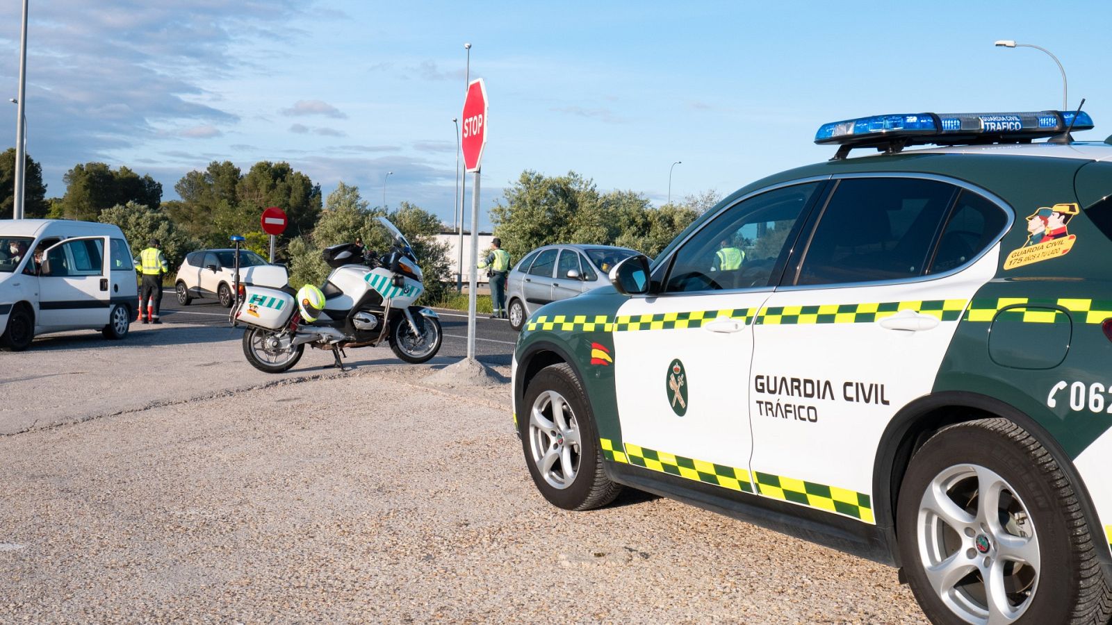 Las mañanas de RNE con Íñigo Alfonso - Nueva ley de tráfico: Seis puntos por usar el móvil conduciendo - Escuchar ahora