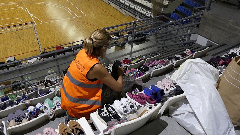 España a las 8 Fin de Semana - Mujeres y jóvenes, el perfil del voluntario: "La solidaridad de la sociedad se demuestra cada día" - Escuchar ahora