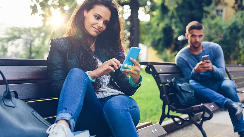 Gente despierta - El amor en los tiempos del Tinder