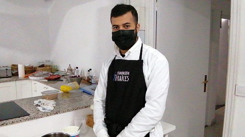 Las mañanas de RNE con Íñigo Alfonso - Abdetawab espera su permiso de trabajo entre bandejas - Escuchar ahora