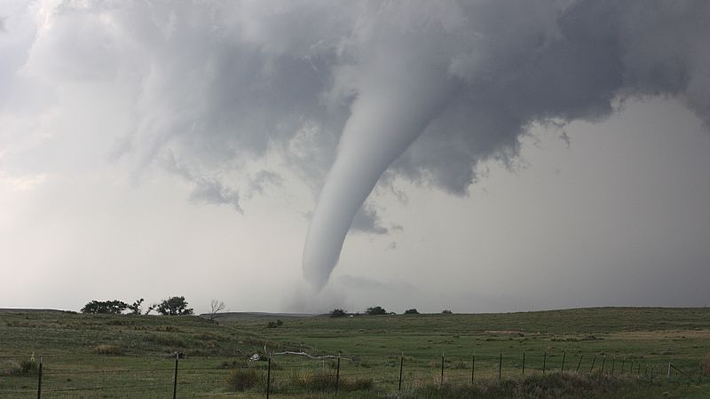 Las mañanas de RNE con ÍÑigo Alfonso - La ola de tornados más grave de la historia devasta parte de EEUU - Escuchar ahora