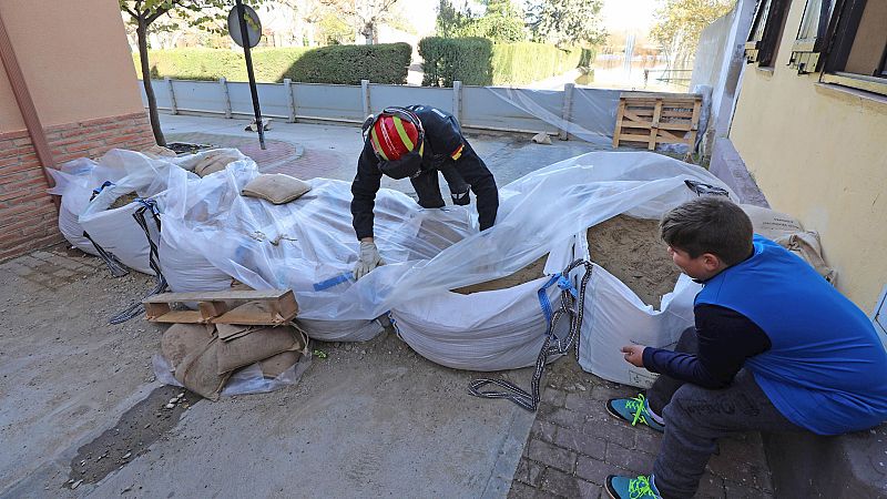 Las mañanas de RNE con Íñigo Alfonso - Boquiñeni (Zaragoza) se prepara para la llegada inminente de la punta de la crecida del Ebro - Escuchar ahora