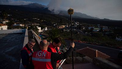 14 horas - Volc�n de La Palma: "Habr� gases y temblores durante varios meses" - Escuchar ahora