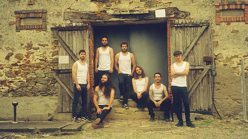 El gallo que no cesa - Letras de toda la vida al más puro estilo La MODA - Escuchar ahora