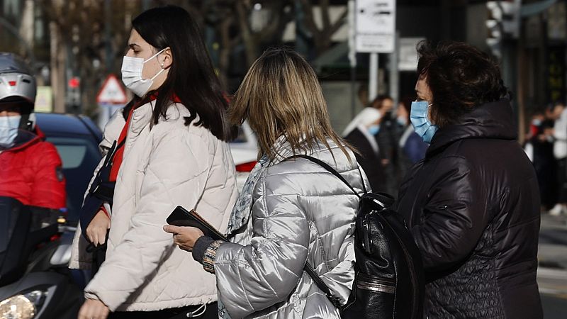 14 horas - El Gobierno aprueba y defiende la mascarilla obligatoria en exteriores - Escuchar ahora