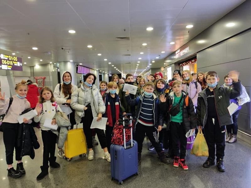 Sin Fronteras- 30 menores ucranianos vuelven a Valencia por Navidad - Sin fronteras | Escuchar