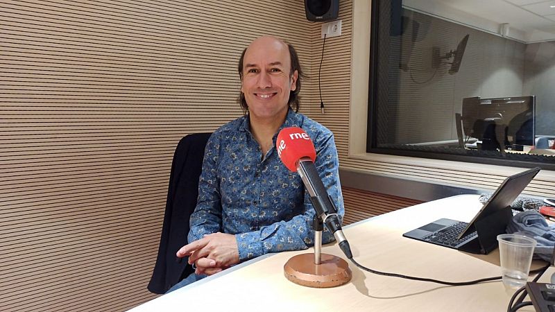 Reportajes Emisoras - 25 años de 'A irmandade das estrelas' de Carlos Núñez - Escuchar ahora