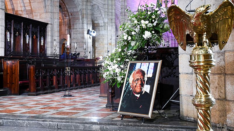 14 horas Fin de Semana - Sudáfrica despide al arzobispo Desmond Tutu - Escuchar ahora
