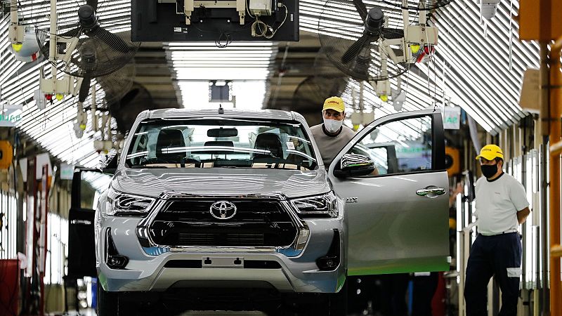 Las Mañanas RNE- La subida del impuesto de matriculación supone un bache para la recuperación del sector - Escuchar ahora