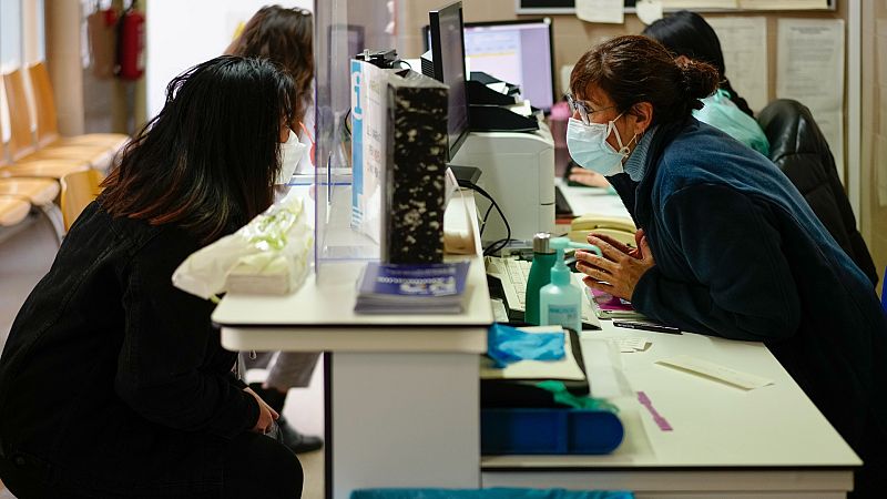 Más cerca - "Necesitamos ser médicos, no administrativos" - Escuchar ahora