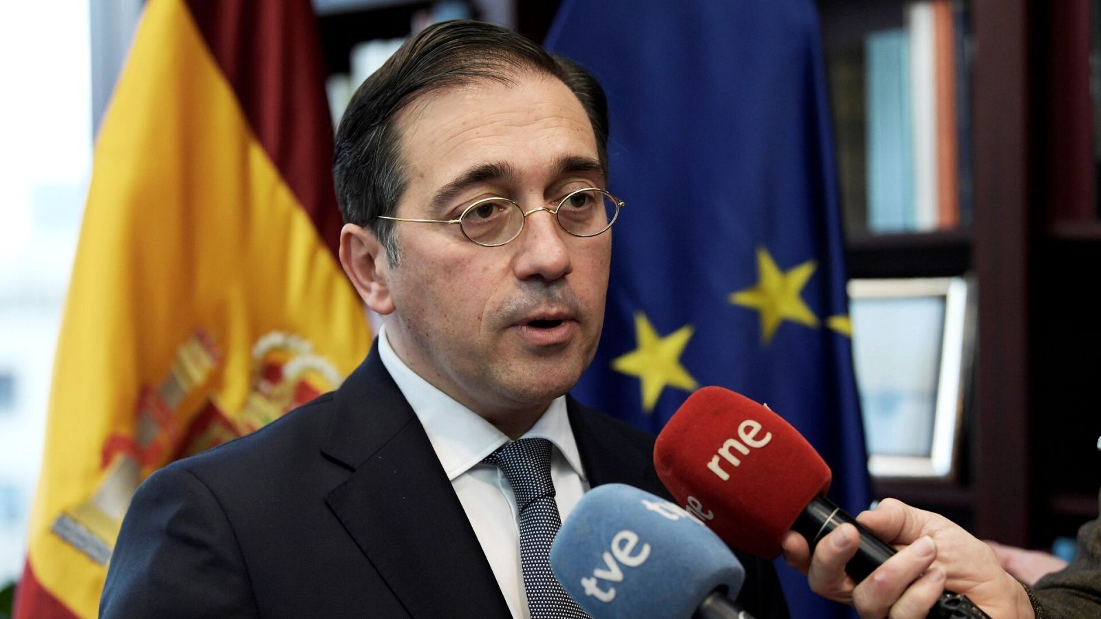 24 horas - Albares, sobre la tensión con Rusia: "No podemos permitir que se viole el derecho internacional" - Escuchar ahora