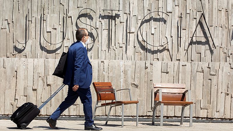 Las Mañanas de RNE - Huelga de los letrados de la Administración de Justicia por una mejora salarial