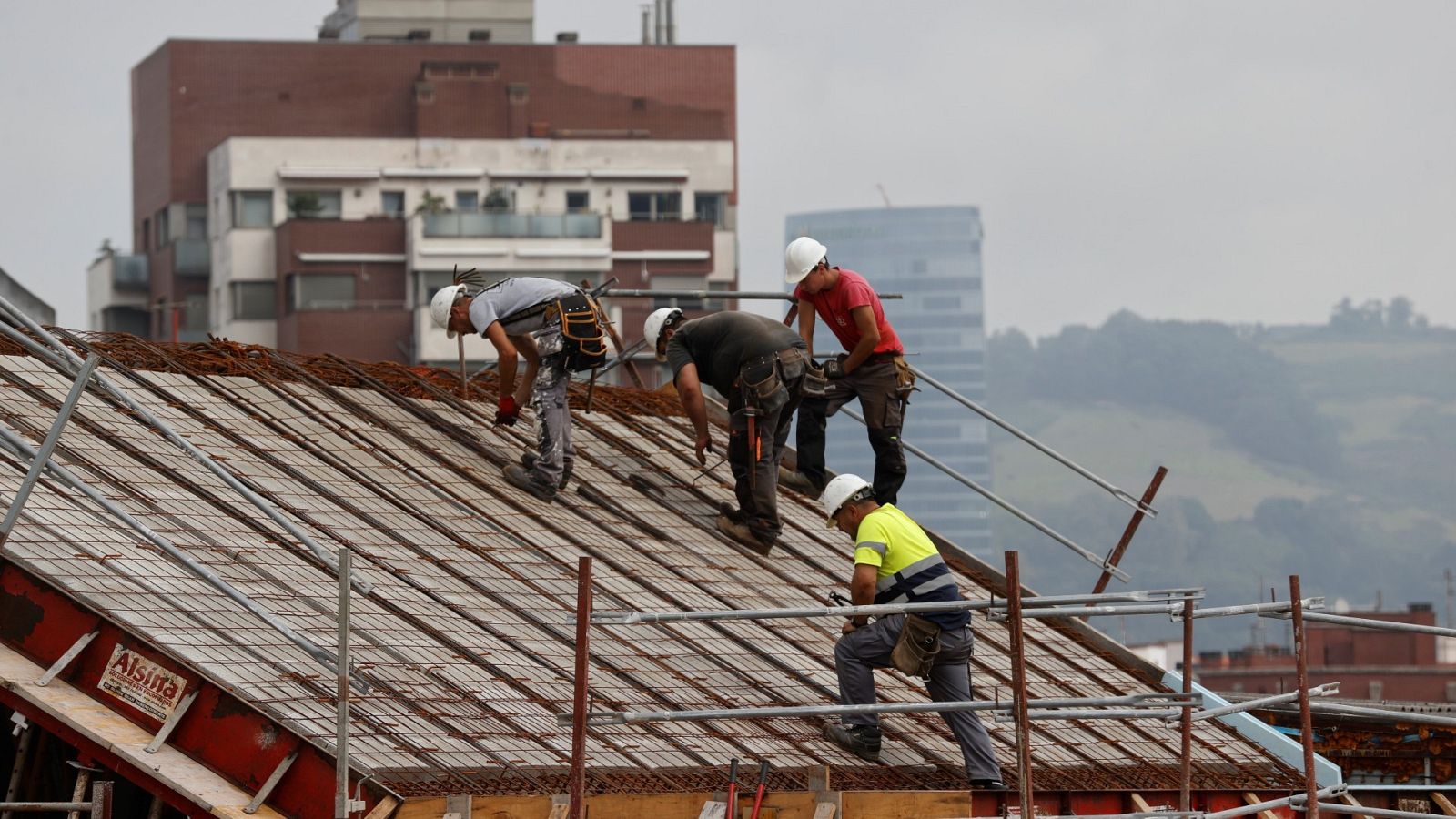 Las Mañnas de RNE con Íñigo Alfonso - UGT: "La subida del SMI debe ser retroactiva" - Escuchar ahora