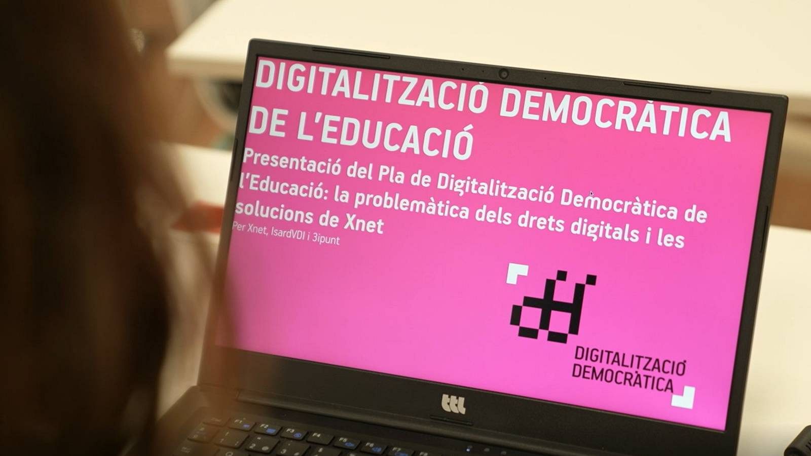 L'Ajuntament de Barcelona i Xnet impulsen el primer prototip de plataforma educativa de codi obert i auditable