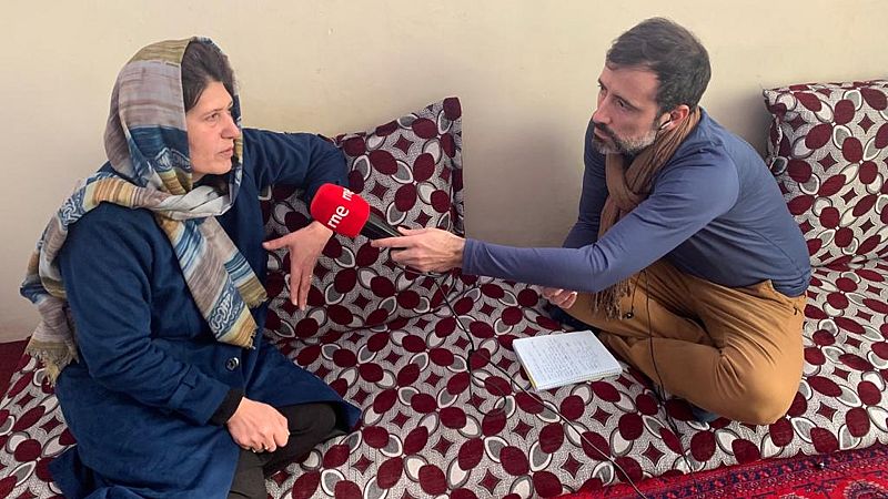 Más cerca - Las mujeres afganas, seis meses privadas de sus derechos