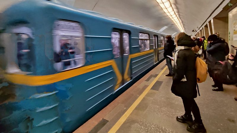 Las Mañanas de RNE - La desconfianza se mantiene en Ucrania ante la retirada de tropas rusas