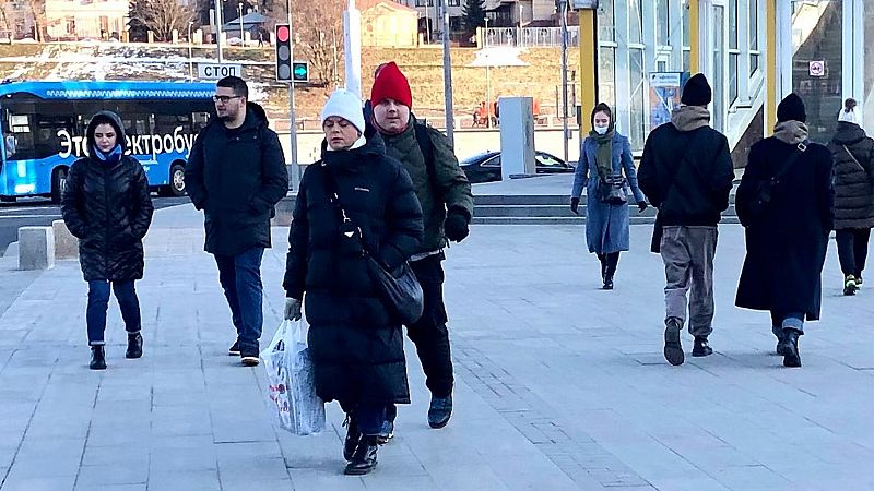 Las mañanas de RNE con Íñigo Alfonso - Putin intenta frenar la sangría económica con prohibiciones