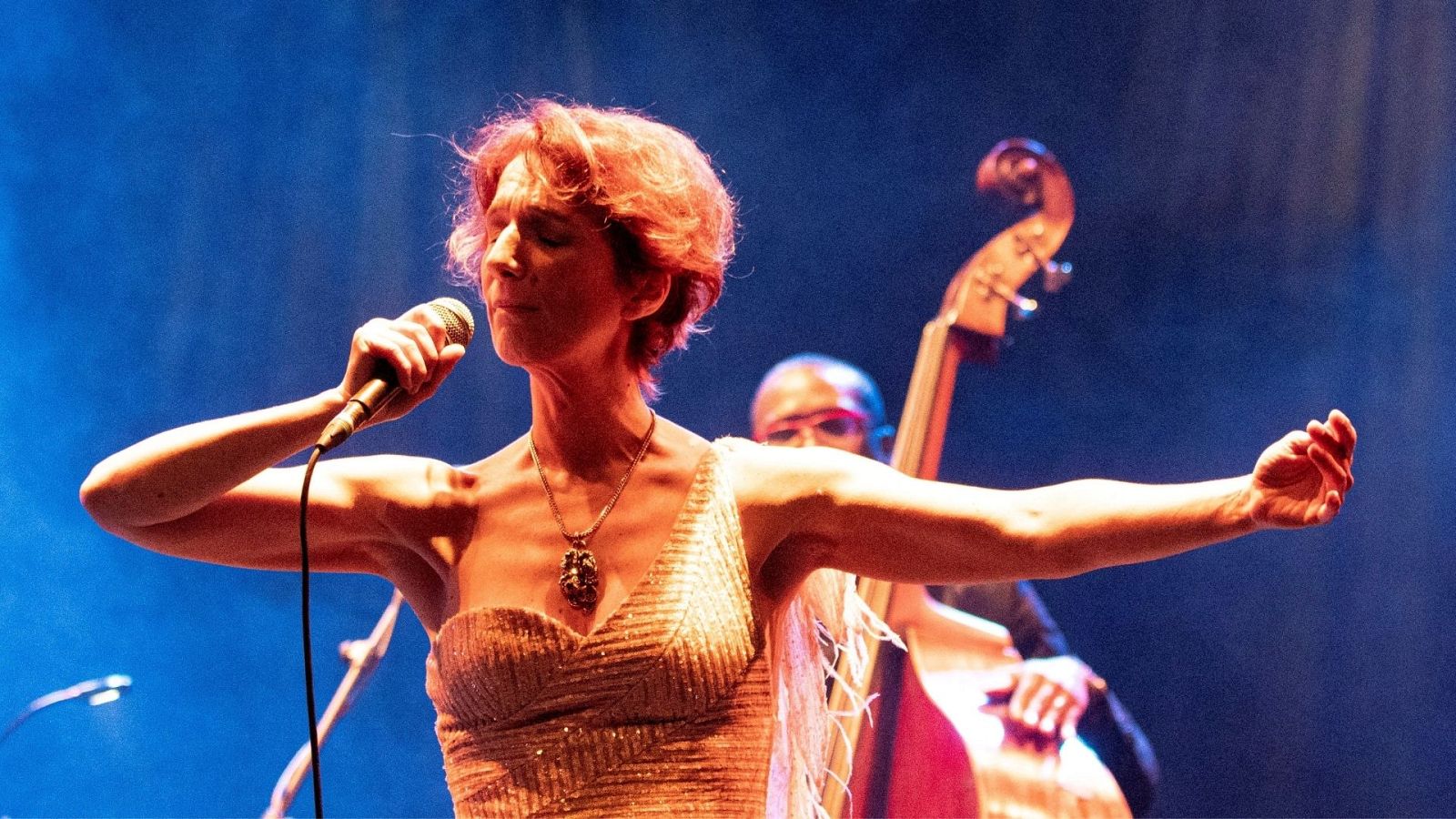 Las mañanas de RNE con Pepa Fernández - 'Perfil', el nuevo disco de Dulce Pontes - Escuchar ahora