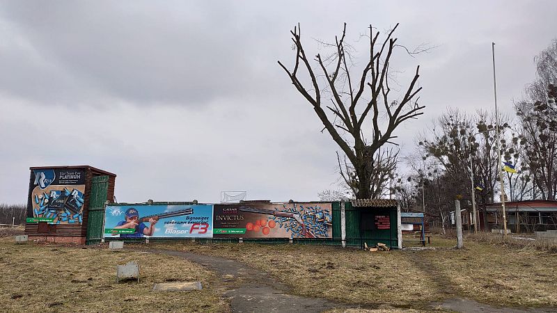 14 horas fin de semana - RNE en Ucrania | Los civiles entrenan para defenderse de la guerra - Escuchar ahora