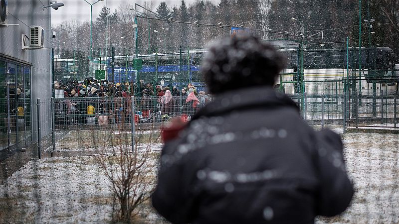 Las Mañanas de RNE con Íñigo Alfonso - RNE en la frontera | Separación familiar: "Solo espero volver a verlos"