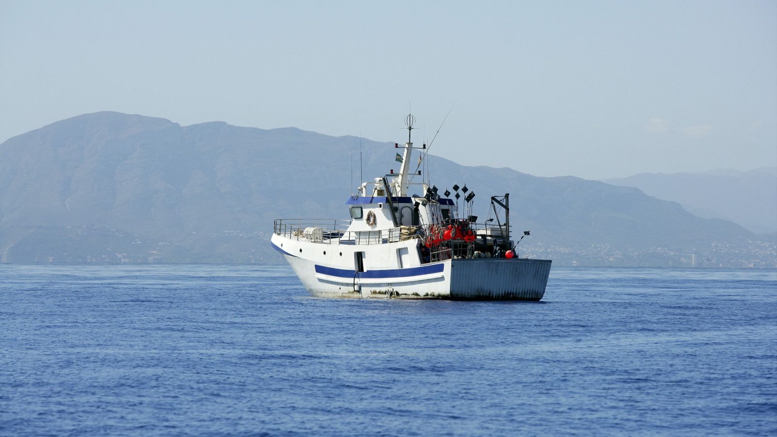 Más cerca - Basilio Otero: "Si no tenemos solución, no habrá pescado" - Escuchar ahora