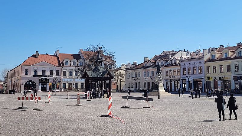 Cinco continentes - Los polacos, recelosos ante Moscú: "Siempre ha sido así entre nosotros y Rusia" - Escuchar ahora