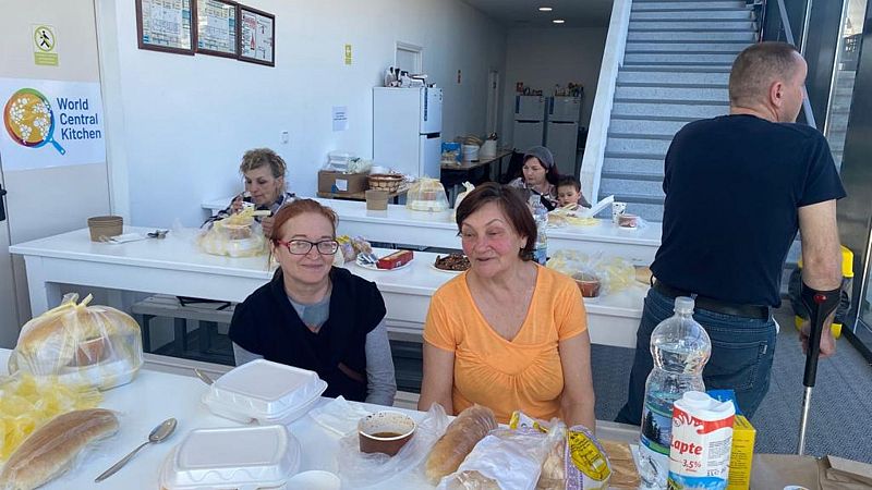 24 Horas Fin de semana - El polideportivo de Dumbreveni: hogar temporal para mujeres que huyen solas