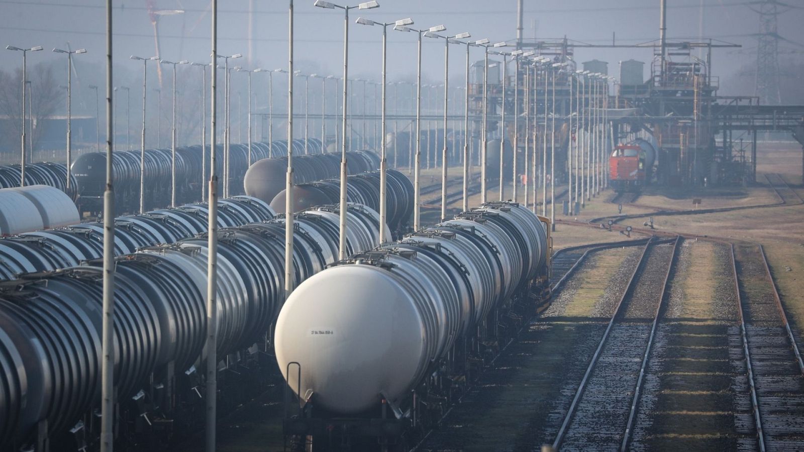 España a las 8 fin de semana - Argelia estudia subir el precio del gas a España y lo mantiene para el resto de países europeos - Escuchar ahora