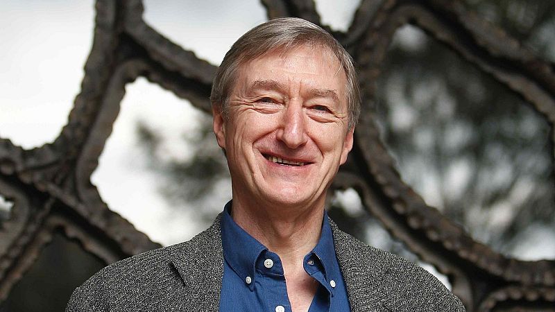 Por las fronteras de Europa - Julian Barnes y la sinfonía nº 7 de Shostakóvich - Escuchar ahora
