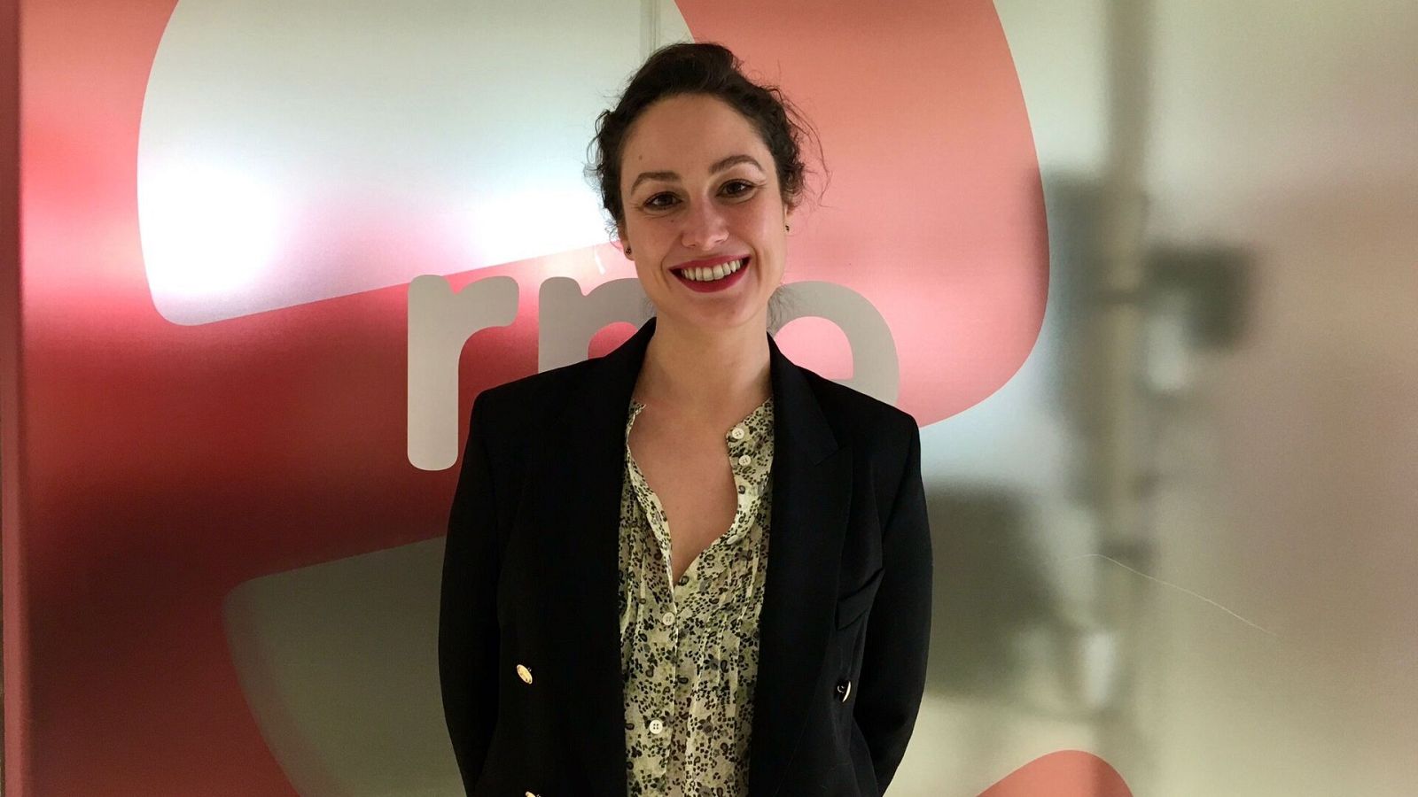 Tarde lo que tarde - Aida Folch nos trae los secretos de 'Madres' - Escuchar ahora