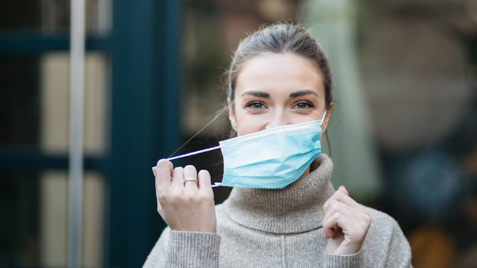 Las mañanas de RNE con Íñigo Alfonso - Sanidad plantea eliminar la mascarilla en interiores después de Semana Santa - Escuchar ahora