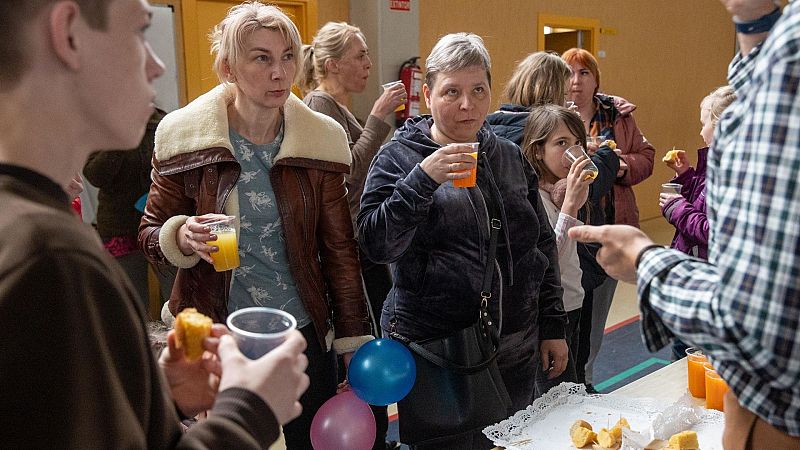 España a las 8 fin de semana - Alojamiento y trabajo para refugiados en un hotel de Calpe - Escuchar ahora