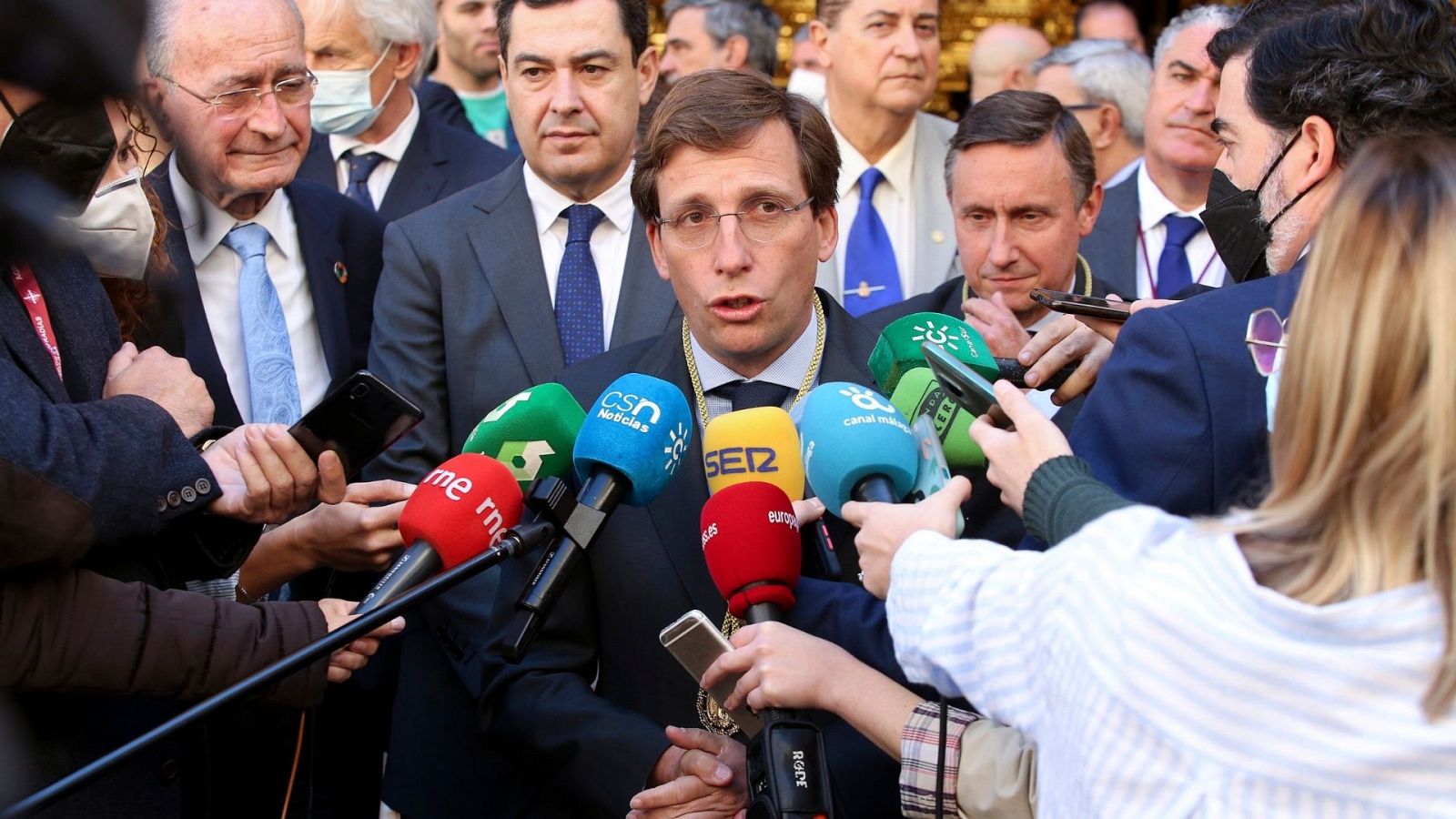 24 horas fin de semana - Almeida ve al PSOE tras la denuncia del abogado por el caso mascarillas - Escuchar ahora