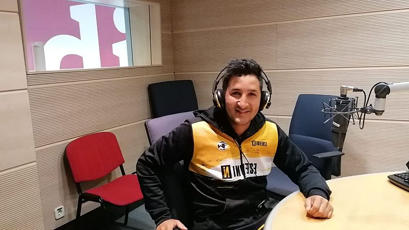 Más cerca - Karim El Hayani: de jugar descalzo en las calles de Tanger a correr ultramaratones sin zapatillas - Escuchar ahora