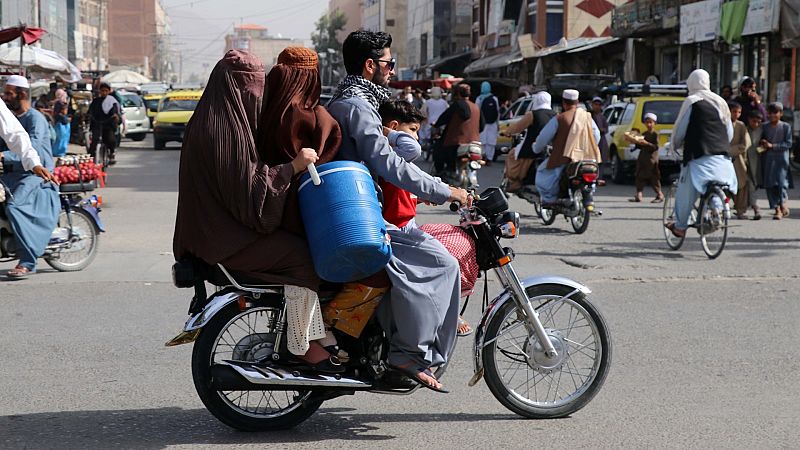 Las Mañanas de RNE - Sobre las mujeres afganas: "Son almas muertas en cuerpos vivos" - Escuchar ahora