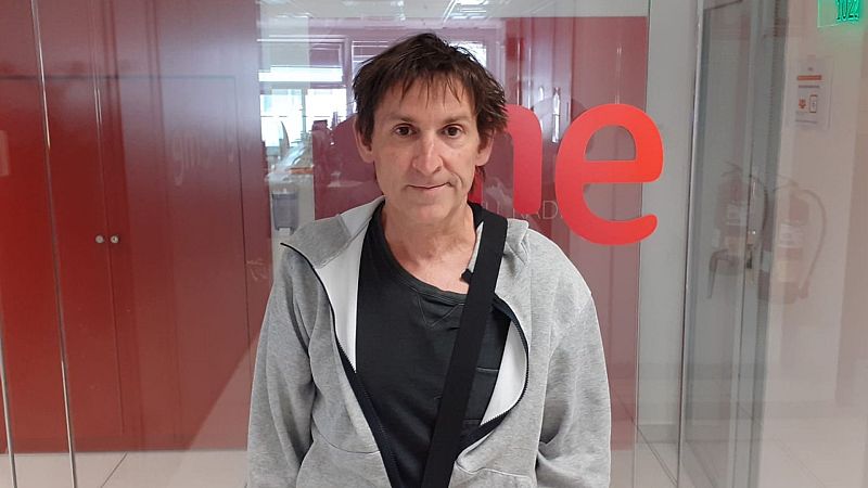 Tarde lo que tarde - 'Los Unos y Los Otros' es la nueva novela de Albert Plá - Escuchar ahora