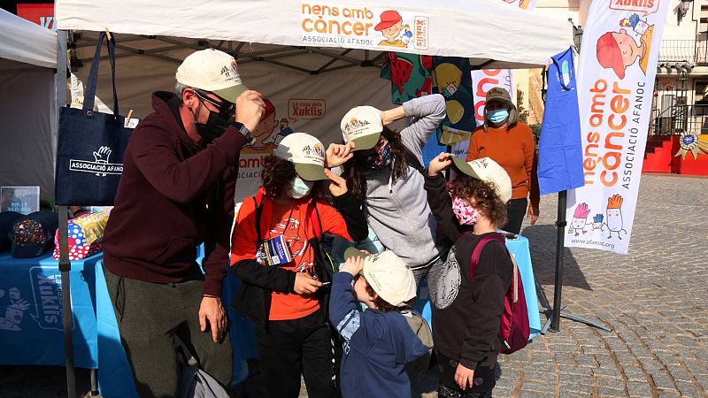 20 anys 'posant-nos la gorra' | PILAR RIBAS