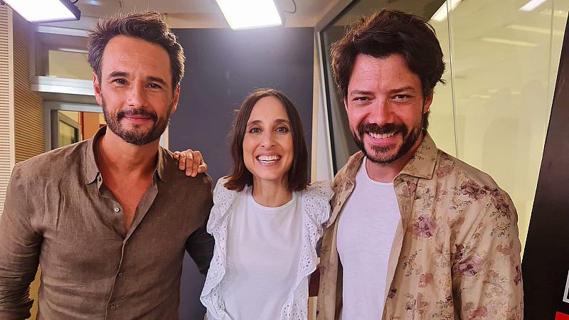 Tarde lo que tarde - Álvaro Morte y Rodrigo Santoro presentan 'Sin límites' - Escuchar ahora