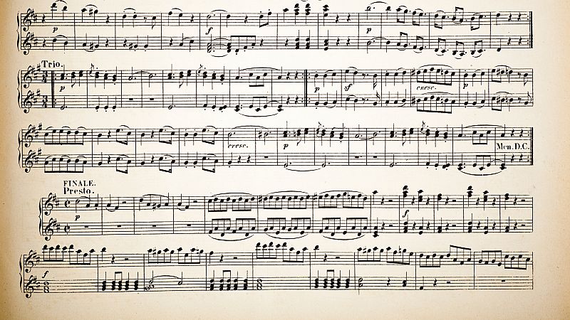 Por tres razones - La nota musical que mantiene la melodía y la que la termina - Escuchar ahora