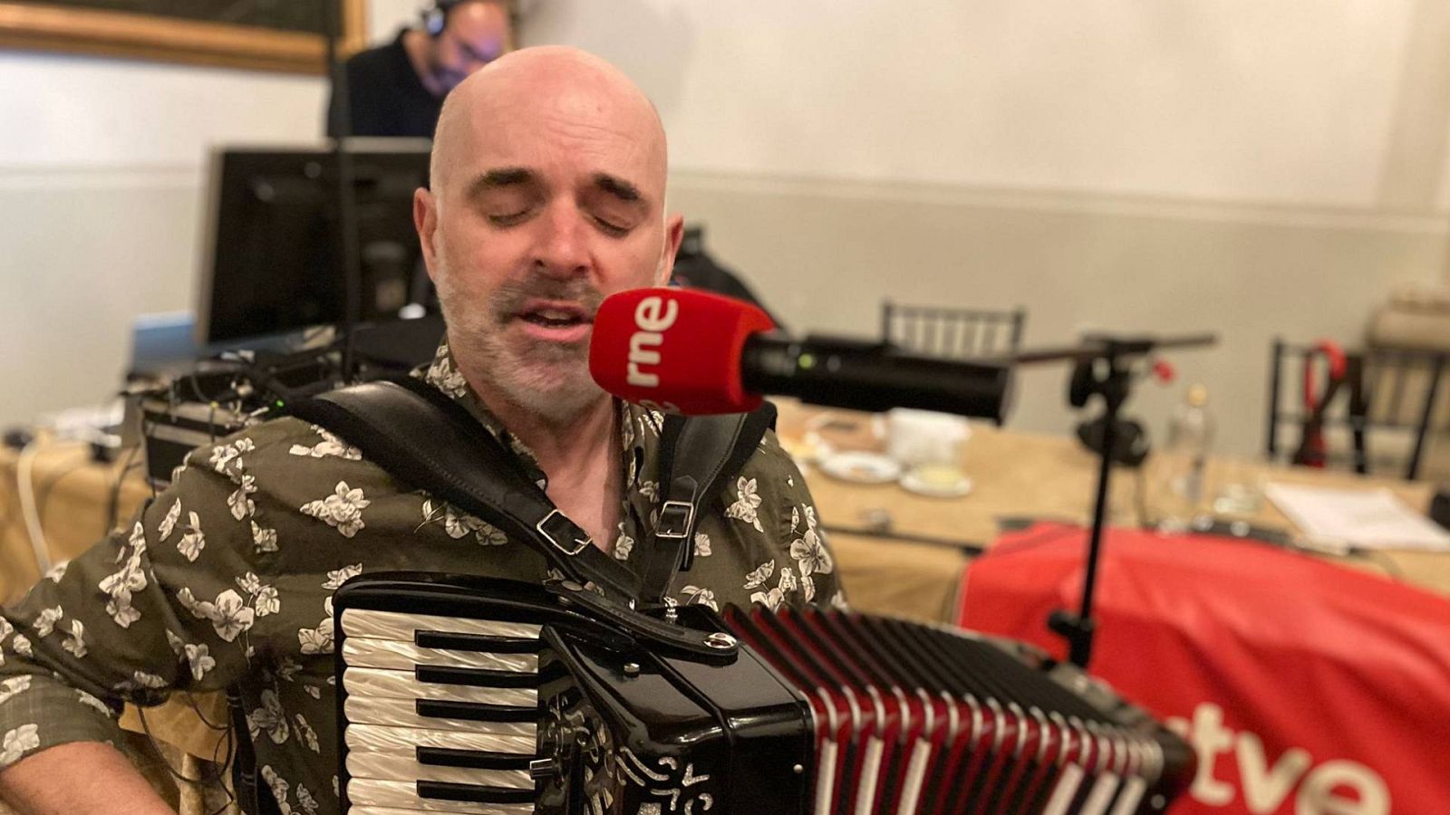 Las mañanas de RNE con Pepa Fernández - Los sonidos de Xabier Díaz desde Santiago - 24/06/22 - Escuchar ahora