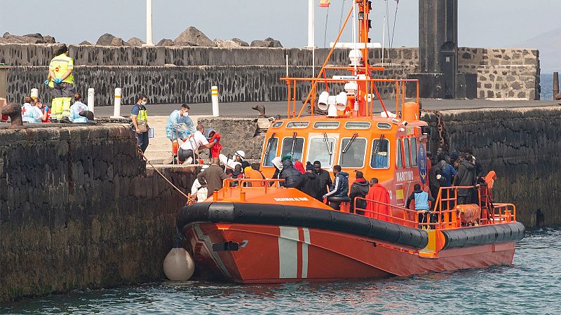 Más cerca - "Los protocolos de rescate de migrantes son arbitrarios"