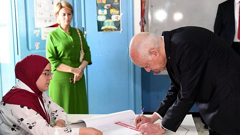 Cinco Continentes - Bernabé López: "Kais Saied es muy conservador, más incluso que los islamistas"