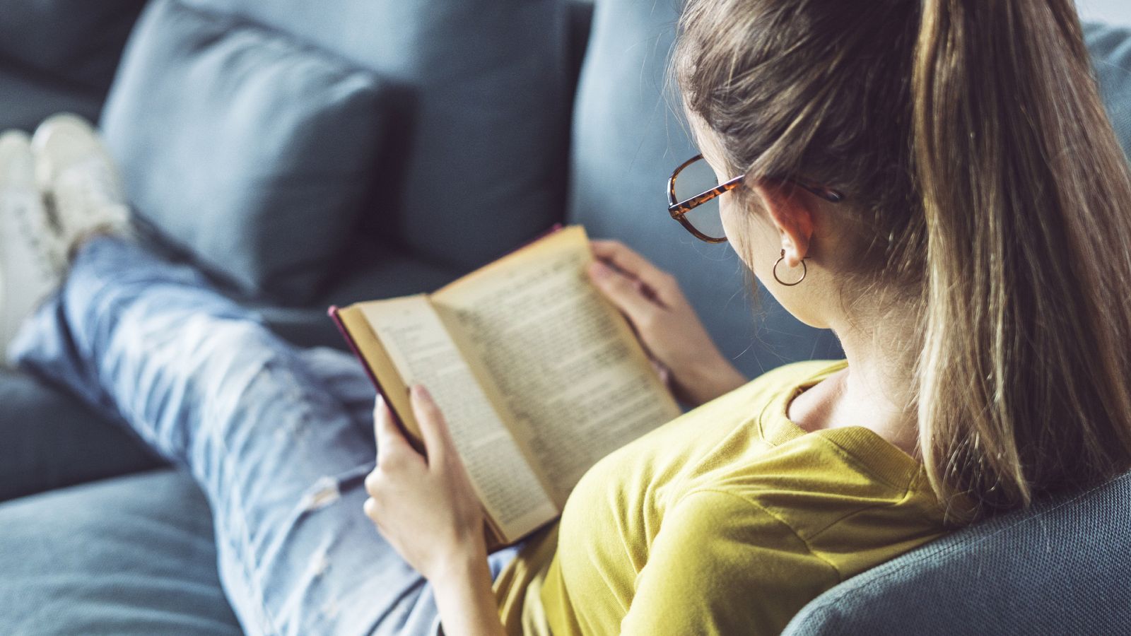 Por tres razones - ¿Por qué Alice Kellen es un fenómeno literario? - Escuchar ahora